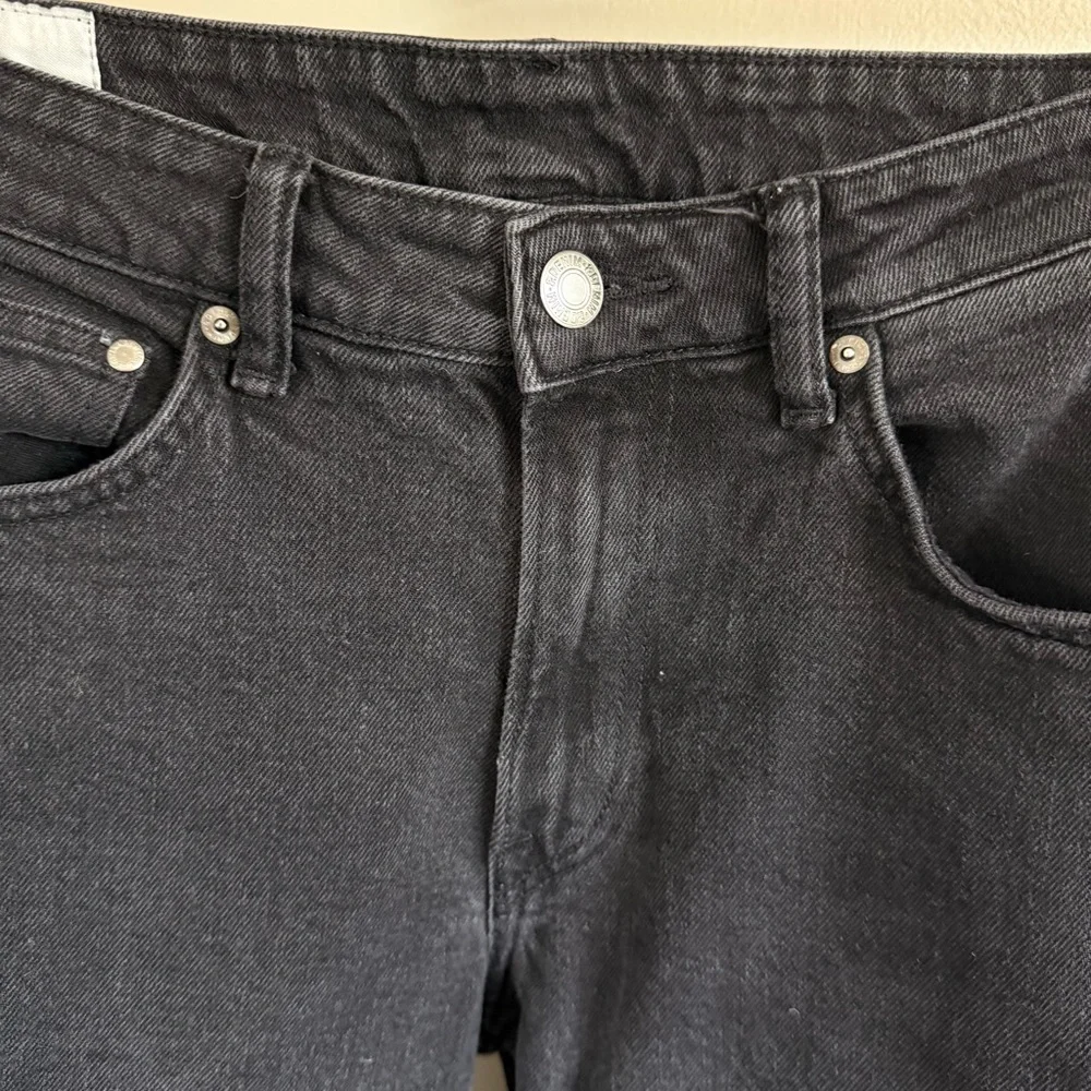H&M Men's Regular Fit Coupe Standard Black Straight Leg Jeans, size 33/32
